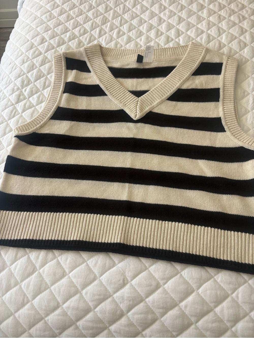 Classic Striped V-Neck Knit Tank Top - Cream & Black